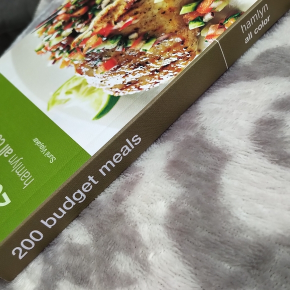 200 budget meals hamlyn cookbook recipe book simple low cost - Picture 3 of 5